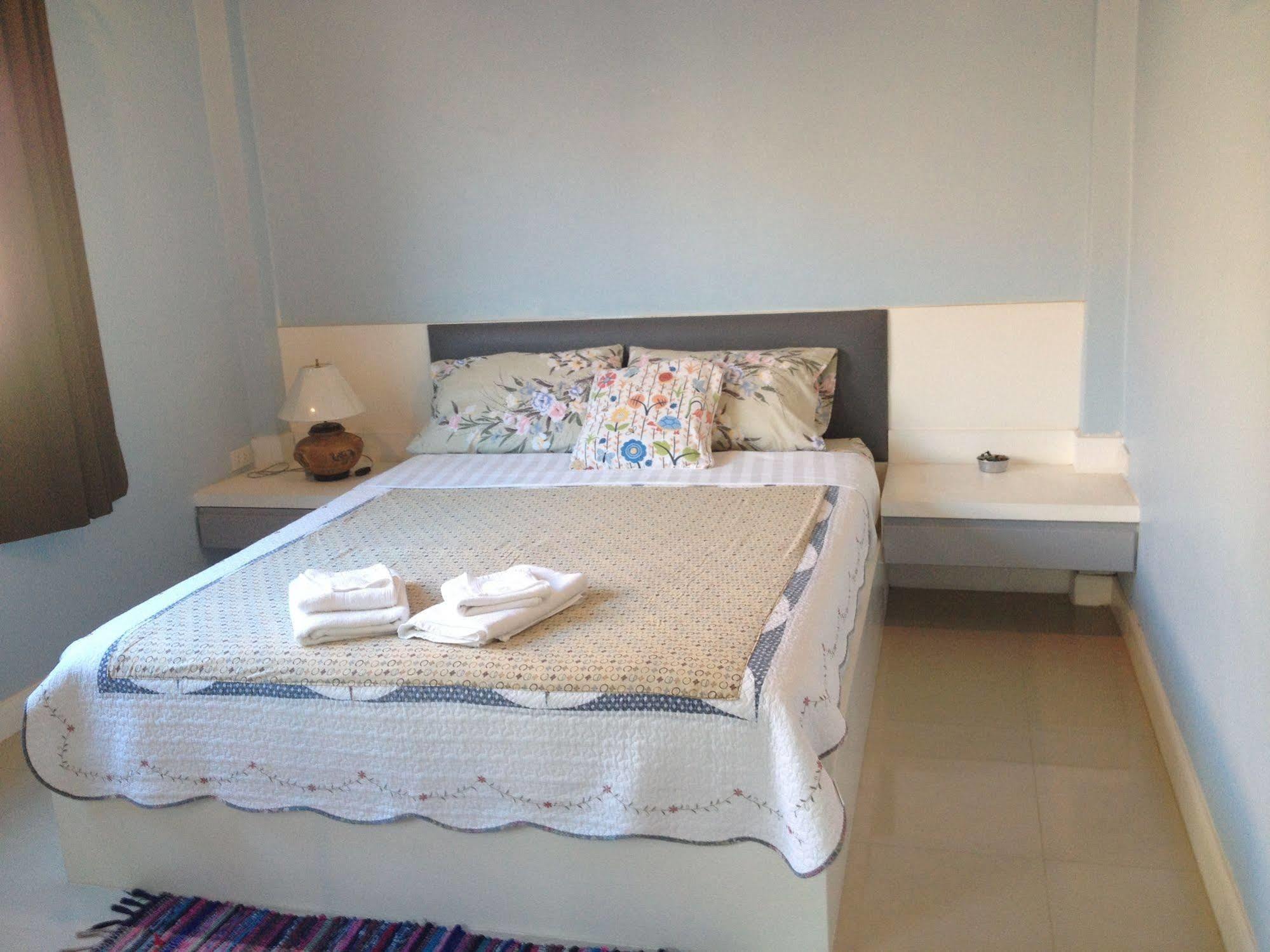 Yiasu Bed And Breakfast Pattaya Exterior foto