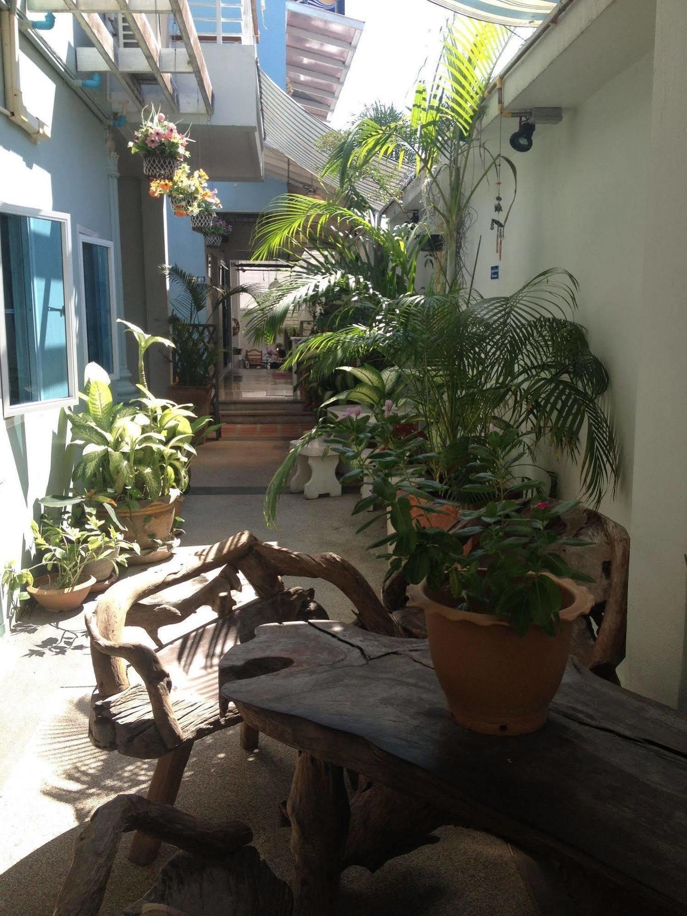 Yiasu Bed And Breakfast Pattaya Exterior foto